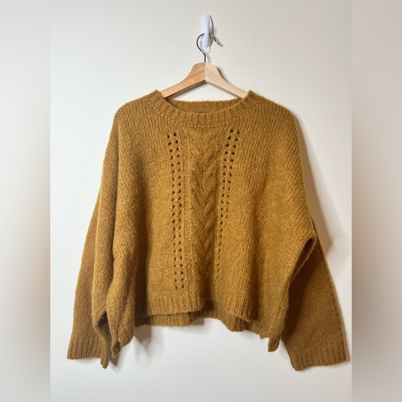 Baby Alpaca/Wool Pullover Sweater. Nannette Lepore EUC gold relaxed sweater - Picture 2 of 6